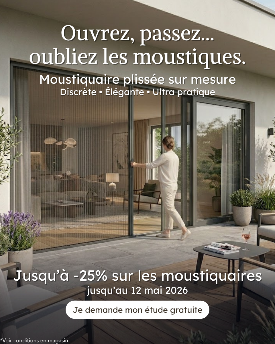 Moustiquaire plissée installée sur une baie vitrée